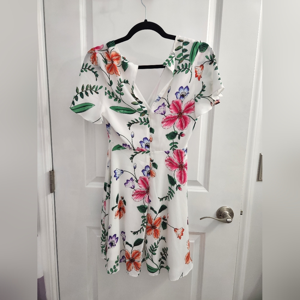 Express White Floral Mini Dress - Picture 2 of 7